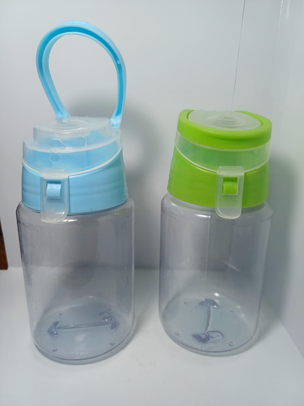 Botella Antivuelco Infantil Personalizada con Traba de Seguridad - Imagen 2